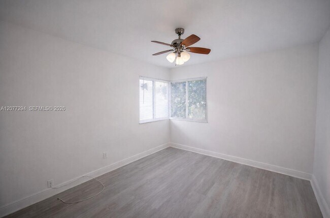 Foto del edificio - 1070 NE 80th St