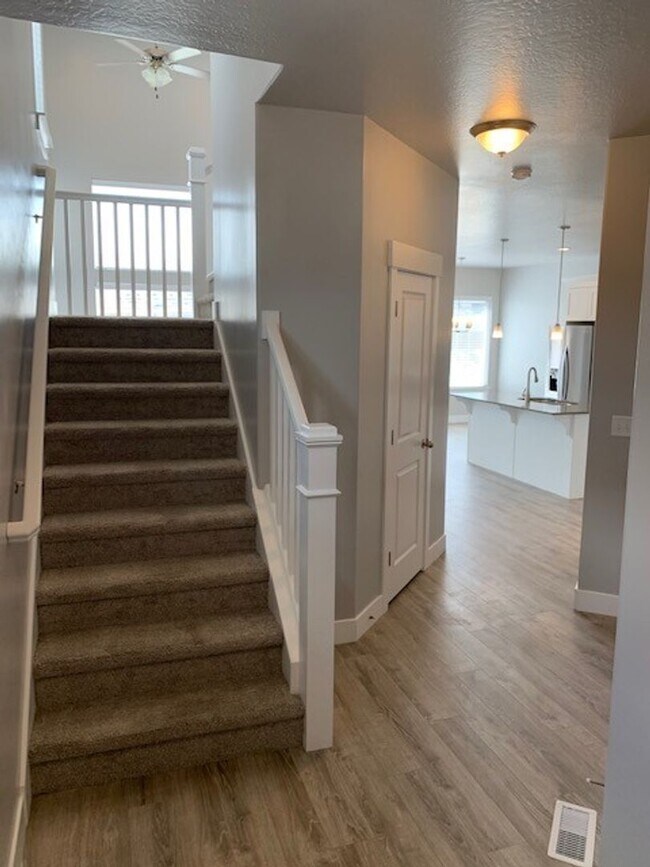 Foto del edificio - Beautiful Townhome in Great Location!