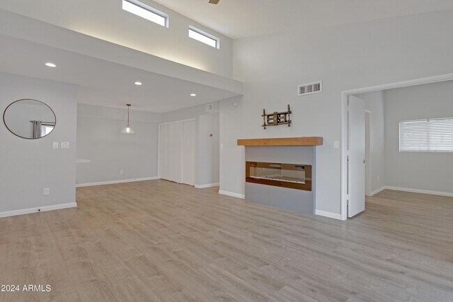 Building Photo - 6480 N 82nd St