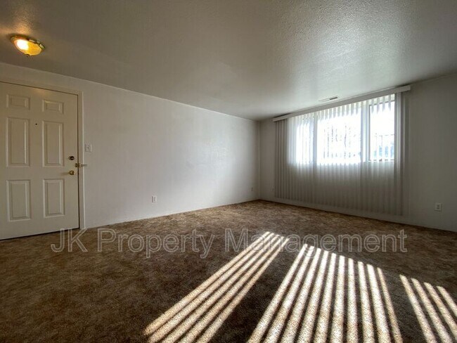 Foto del edificio - 1612 Sand Ct