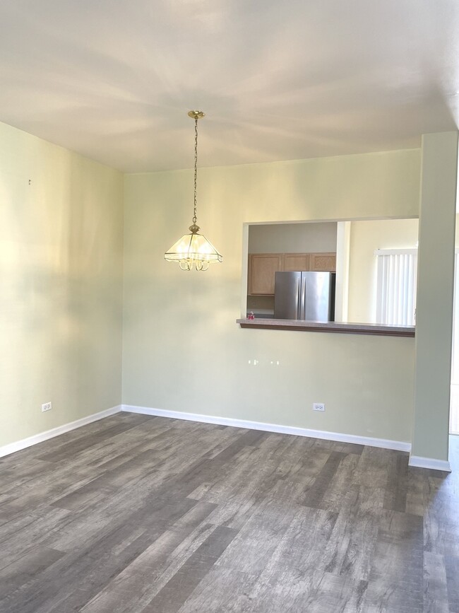 Building Photo - 595 S PARKSIDE Dr