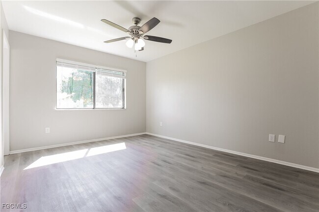 Foto del edificio - 5945 Spearman Cir