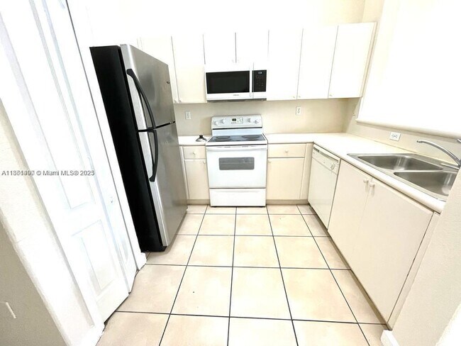 Foto del edificio - 1660 SE 29th St