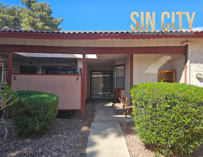 Building Photo - Charming 1 Bed, 1 Bath Townhouse for Rent:...
