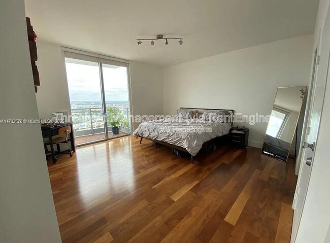 Foto del edificio - 90 SW 3rd St