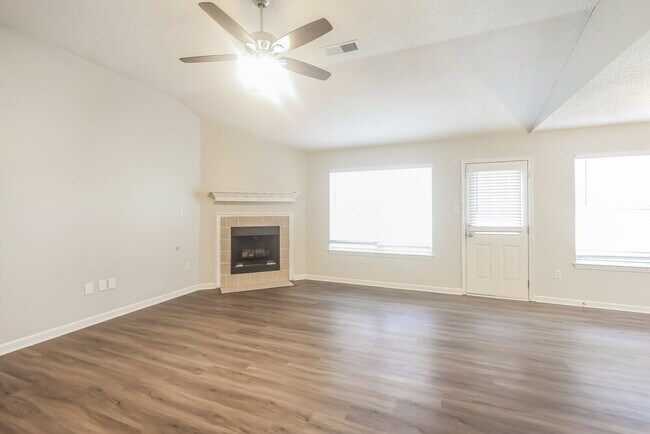 Foto del edificio - 6064 Allen Pkwy E