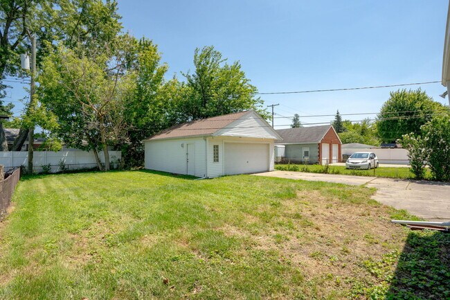 Building Photo - 26308 Cubberness St