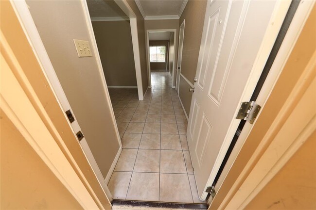 Foto del edificio - 9230 Stroud Dr
