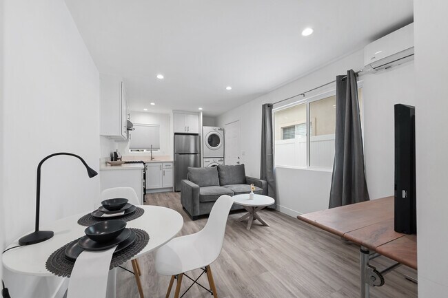 Foto del edificio - 18017 Collins St