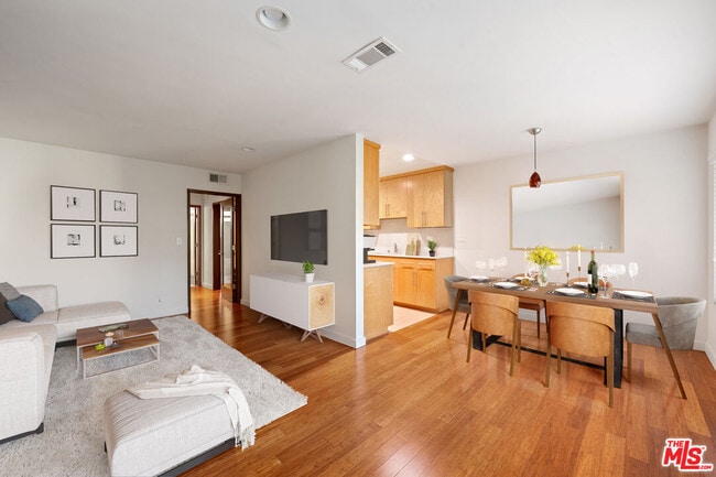 Foto del edificio - 931 N Alfred St