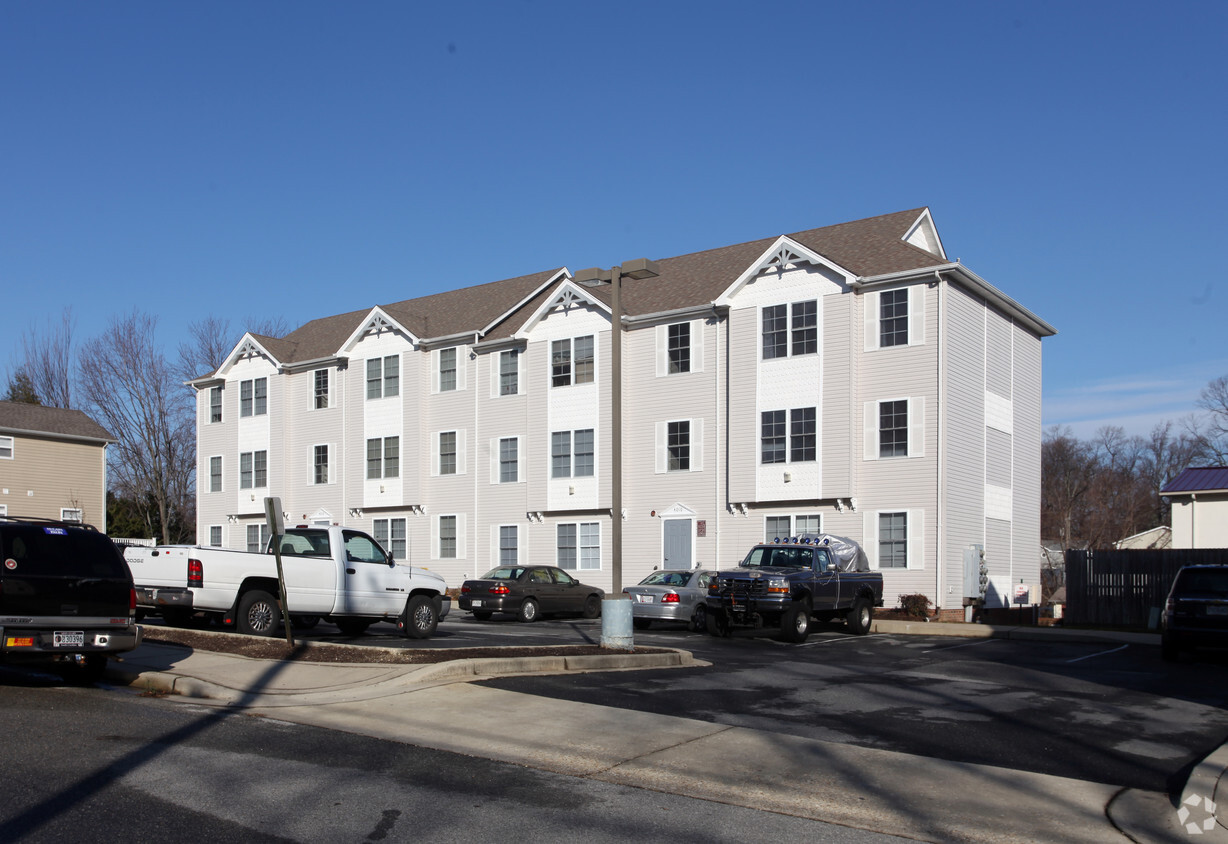 Primary Photo - Crosswinds Apartments