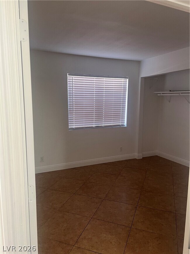 Foto del edificio - 1137 Pleasant Brook St