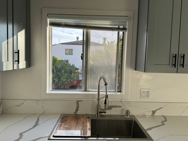 Foto del edificio - 3740 S Bentley Ave