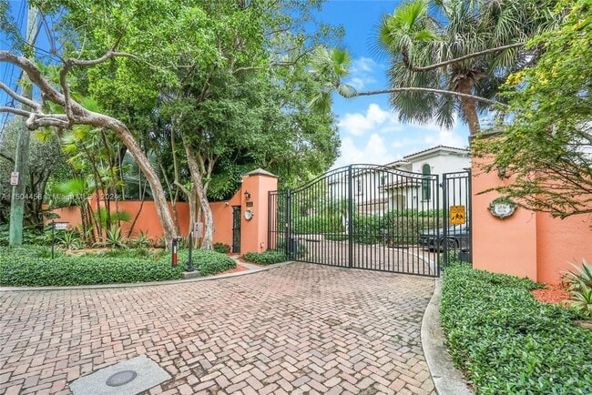 Building Photo - 2735 Brickell Ct