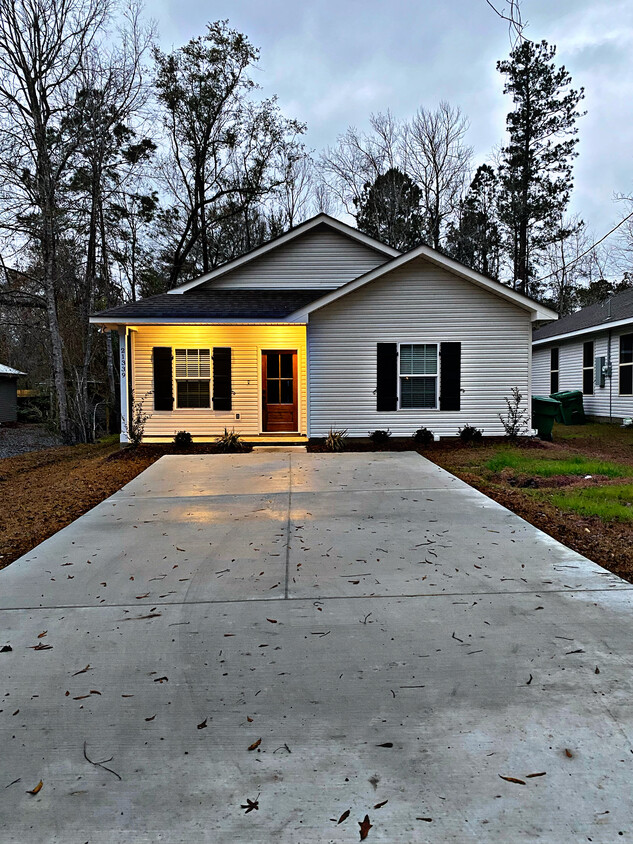 Primary Photo - 21339 Heintz St