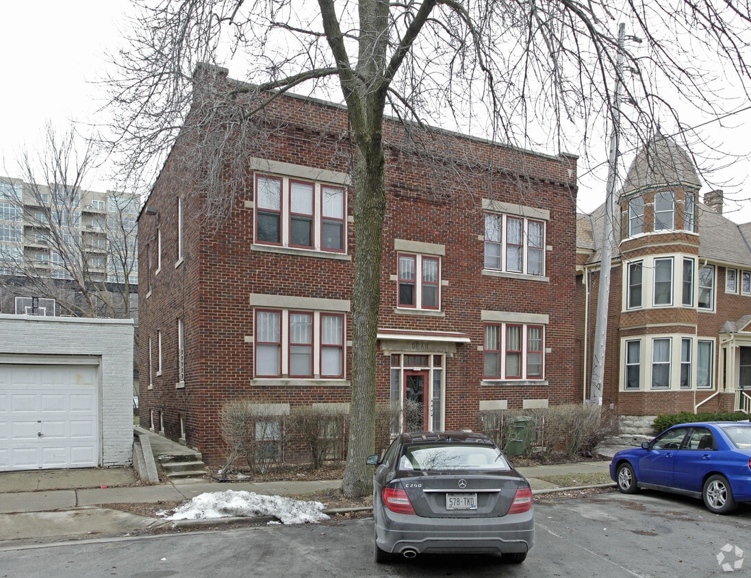 1623 E Kane Pl, Milwaukee, WI 53202 Apartments in Milwaukee, WI