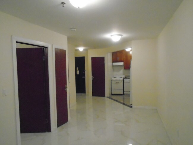 Foto del edificio - 84-11 Lander St