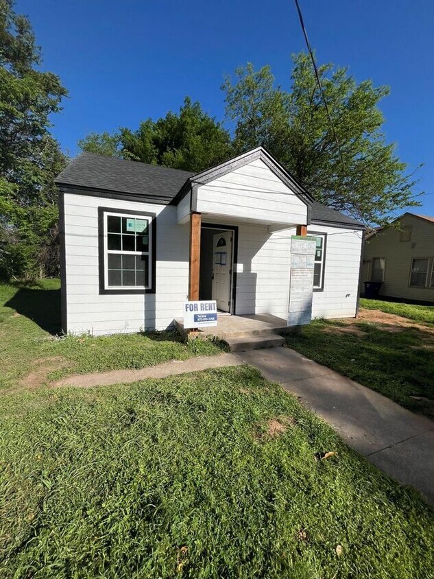 Primary Photo - Coming Soon! 3 Bed 2 Bath House for Rent i...