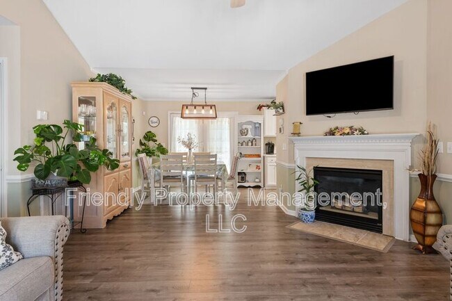 Foto del edificio - 1608 Rogers Pointe Ln