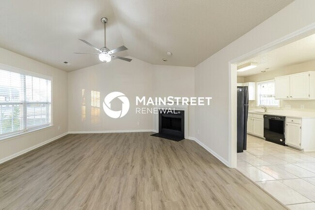 Building Photo - 3 Bedroom Pet-Friendly Home in GREENSBORO,...