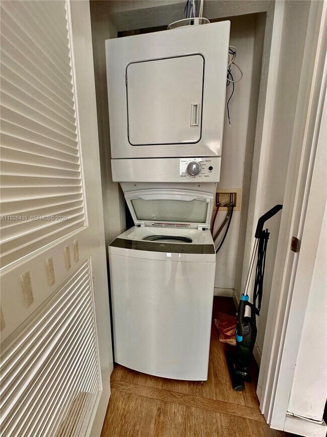 Foto del edificio - 4204 SW 14th St