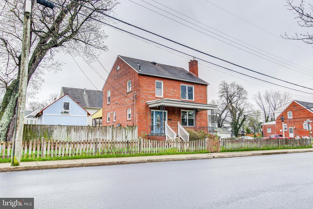 Foto principal - 2814 18th St S