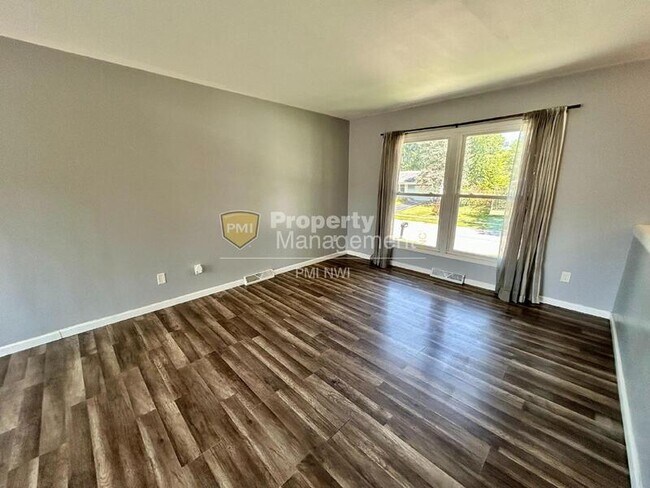 Building Photo - 1503 Peachtree Dr