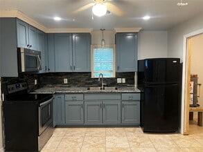 Building Photo - 5924 Morningdale St