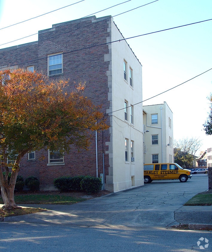 Building Photo - 900 Spotswood Ave