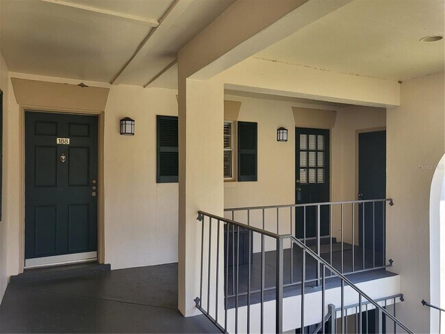 Building Photo - 10350 Carrollwood Ln