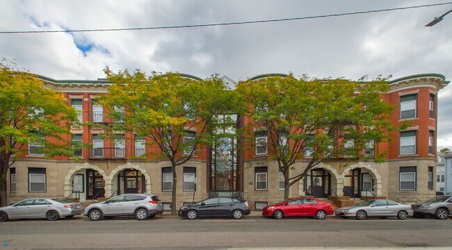 Foto del edificio - 59 Brainerd Rd
