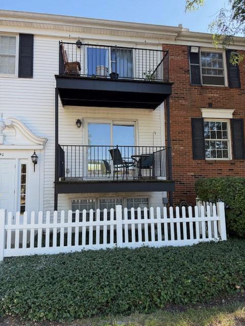 Foto principal - 1440 Slade Ave