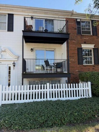 Building Photo - 1440 Slade Ave