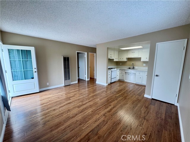 Foto del edificio - 2150 San Anseline Ave