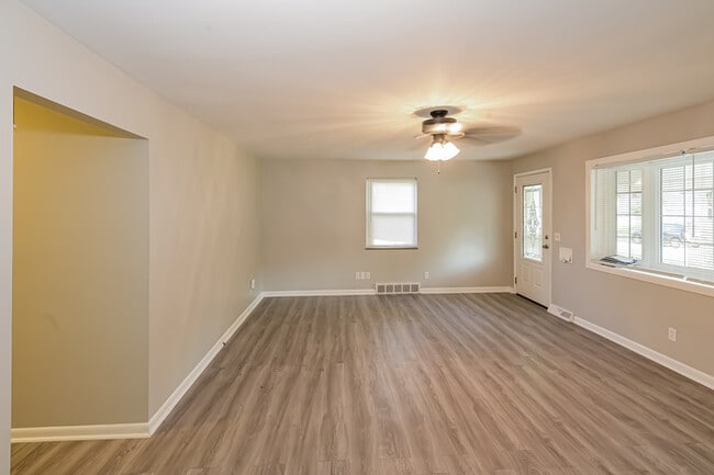 Building Photo - Cute Cincinnati Home