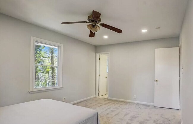 Foto del edificio - 3316 Arrowwood Dr