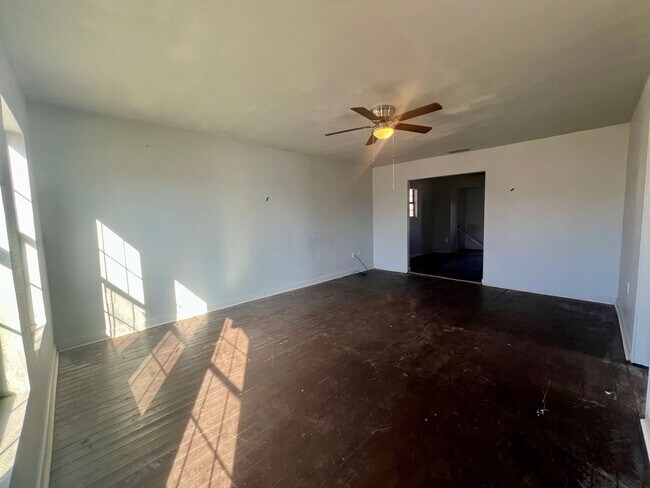 Foto del edificio - 2512 1st St