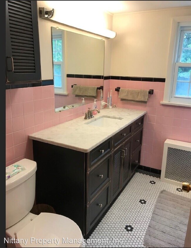 Building Photo - 4 br, 2 bath House - 608 Elmwood Street