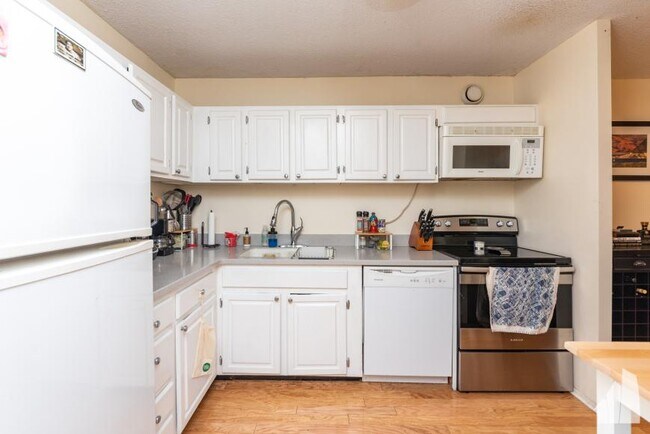 Foto del edificio - 1 bedroom in Chicago IL 60605
