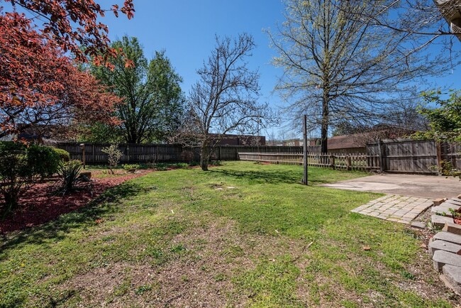 Building Photo - 405 Figuers Dr