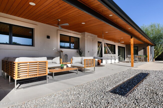 Foto del edificio - 3417 E Lazy Ln