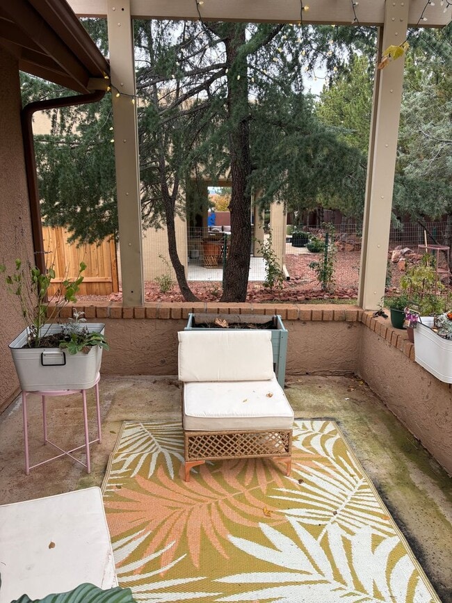 Foto del edificio - Furnished, 1-Year Long-Term Rental