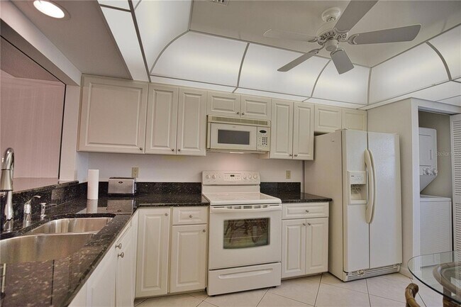 Foto del edificio - 766 Village Cir