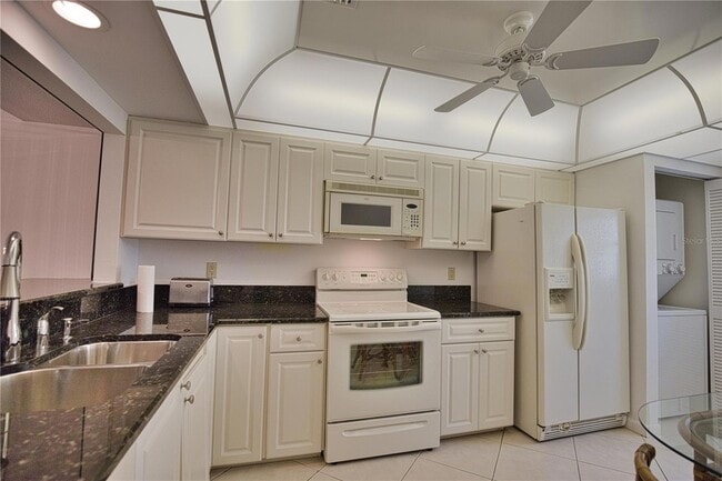 Building Photo - 766 Village Cir