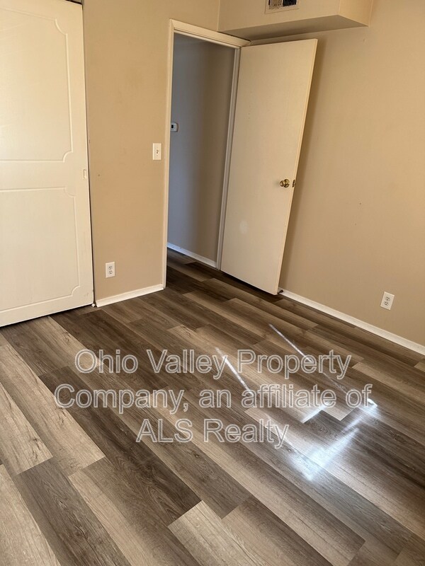 Building Photo - 2516 Langdon Dr
