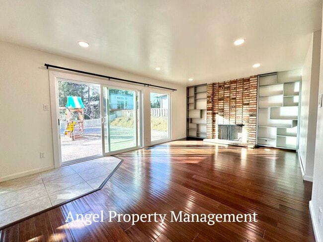 Photo - 5804 Shadow Ridge Dr House