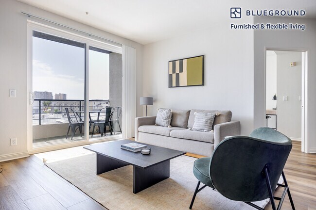 Building Photo - 13603 Marina Pointe Dr