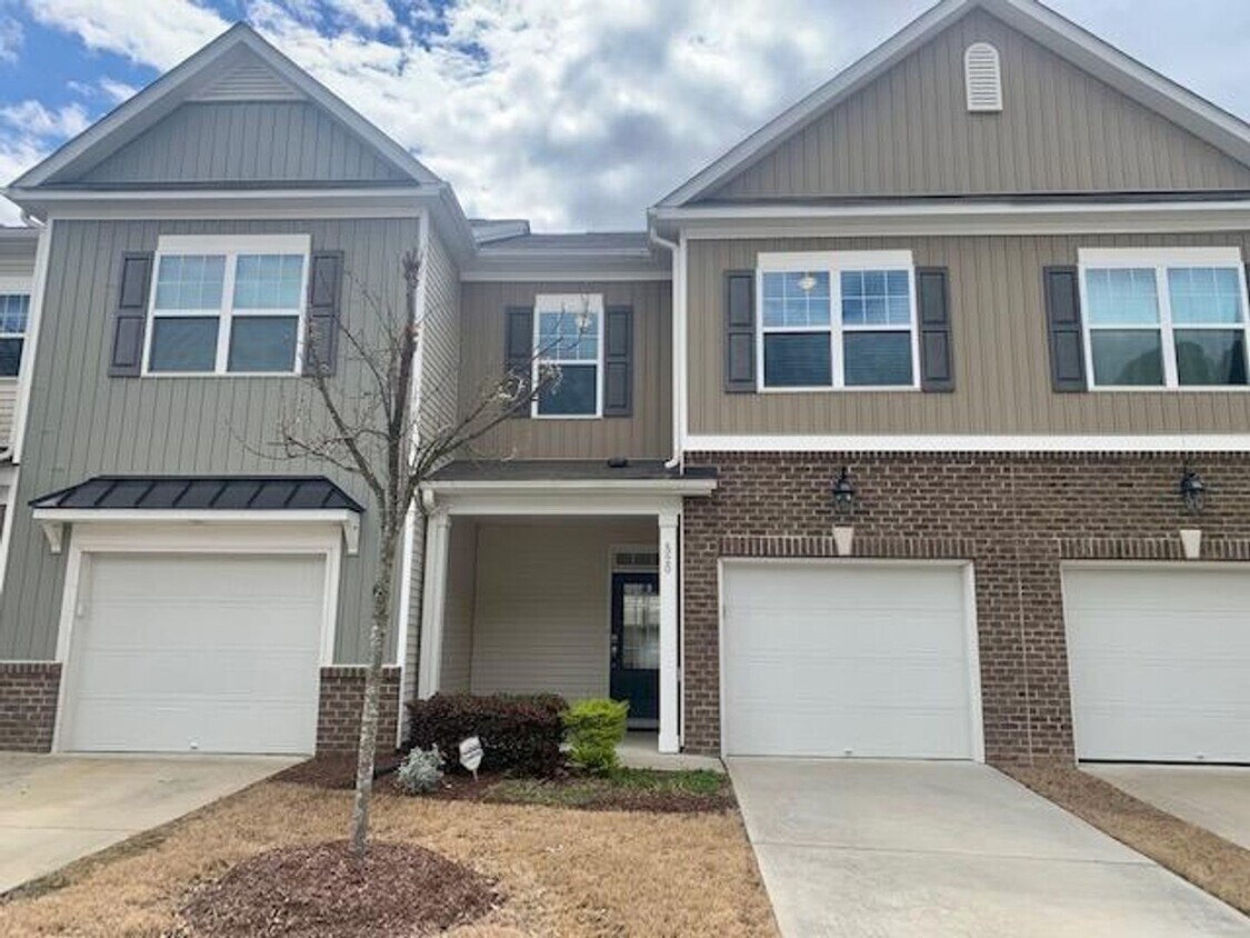 Foto principal - 520 Panorama View Loop, Cary- Bev Roberts ...