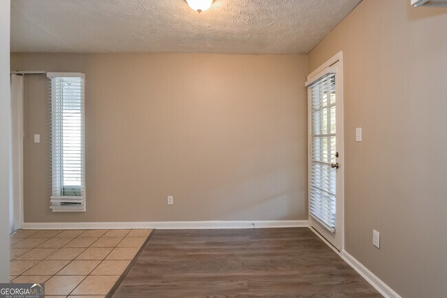 Foto del edificio - 5720 Twain Dr
