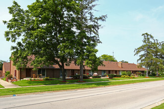 Apartments At Crystal Lake